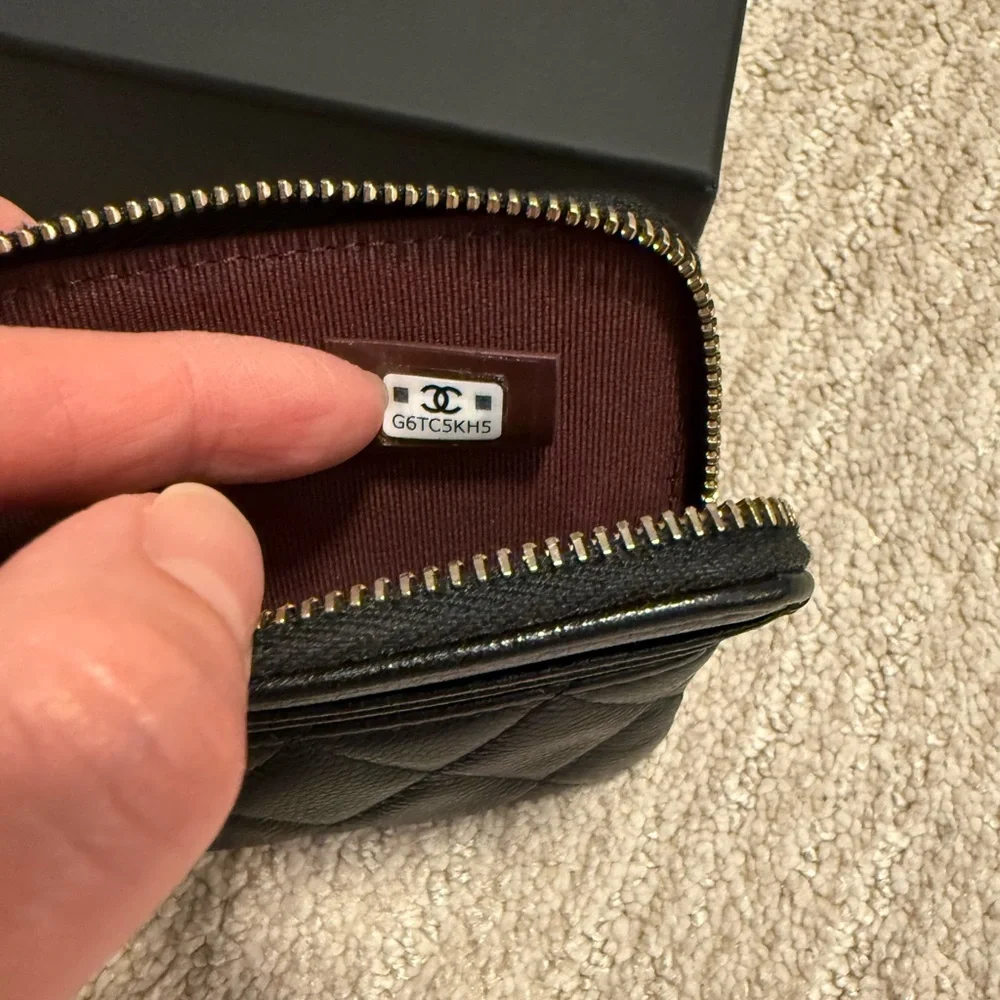 CHANEL Black Quilted Leather Card Holder Wallet - Picture 4 of 6